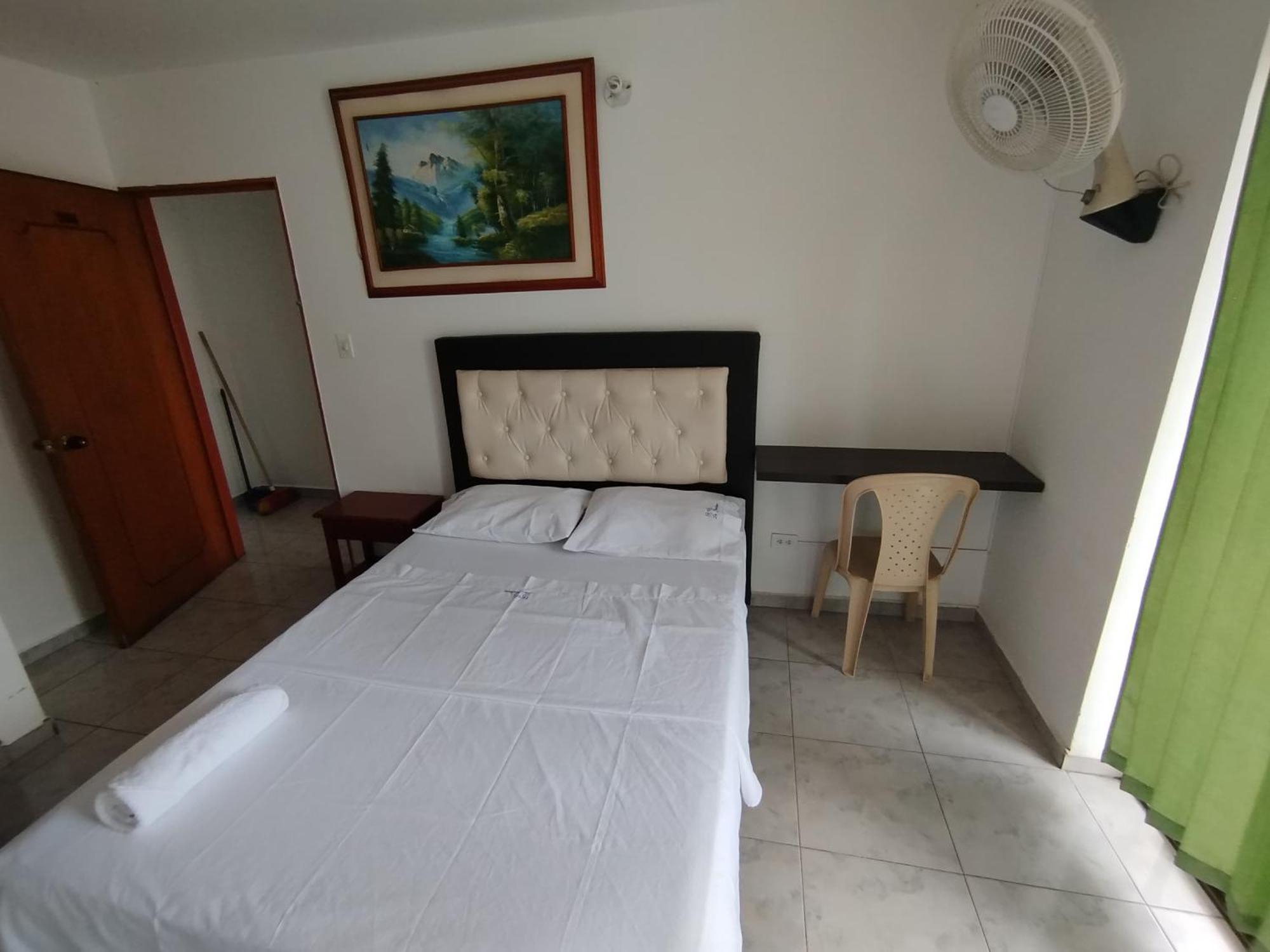 La Fontana Hotel *