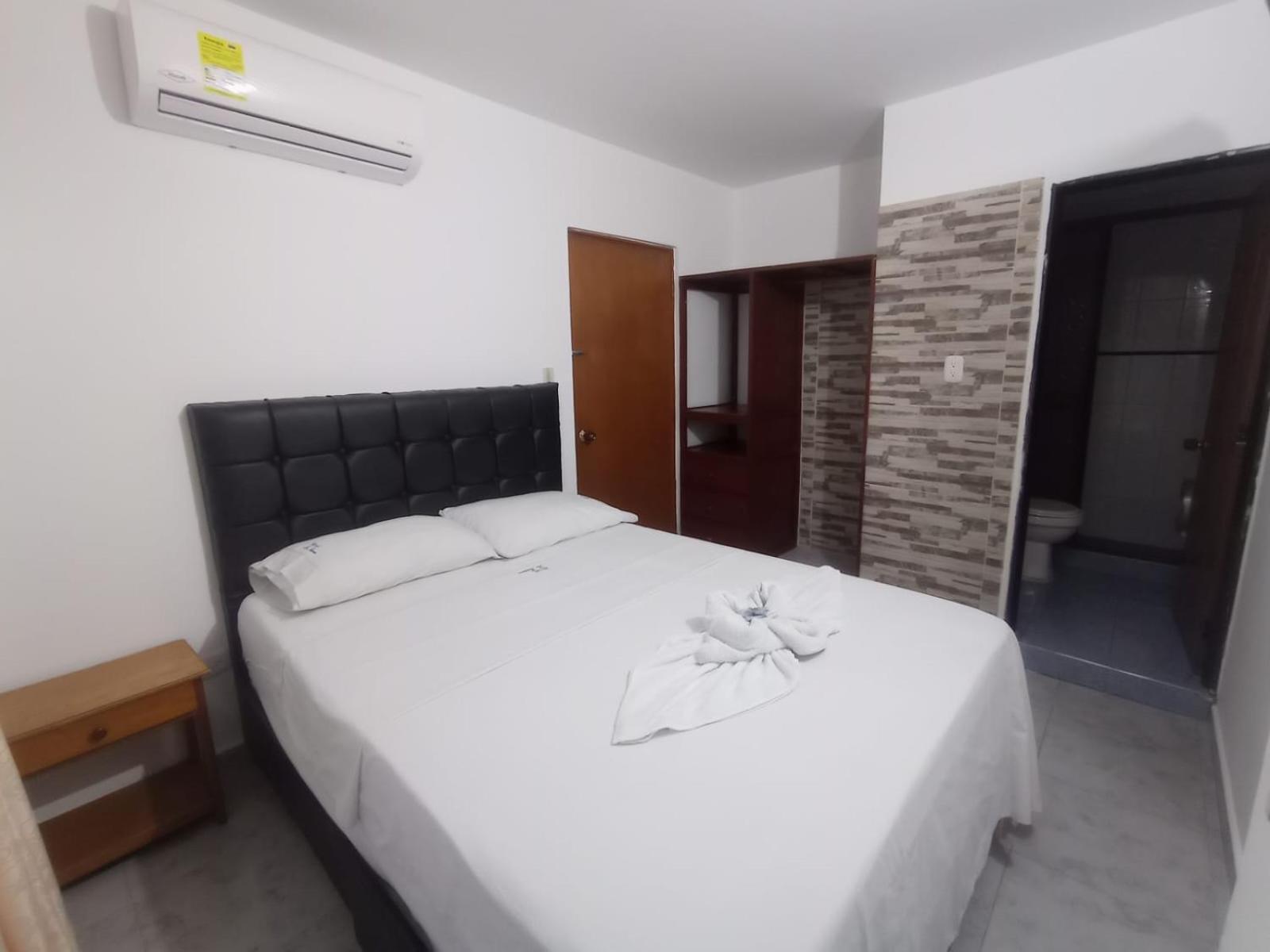 La Fontana Hotel *